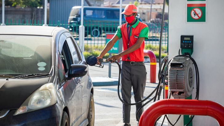 https://salarnews.in/public/uploads/images/newsimages/maannewsimage16072026_155142_petrol pump.jpg